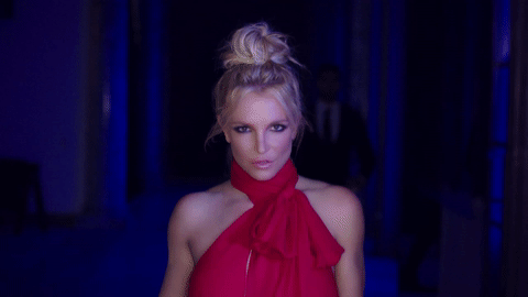 Britney Spears lança com Tinashe o já considerado icônico videoclipe de  &quot;Slumber Party&quot; • Freakout