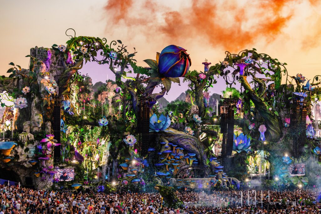 © Tomorrowland Press